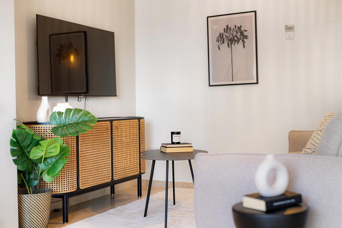 2 Bed Middle Floor Apartment in Nueva Andalucía