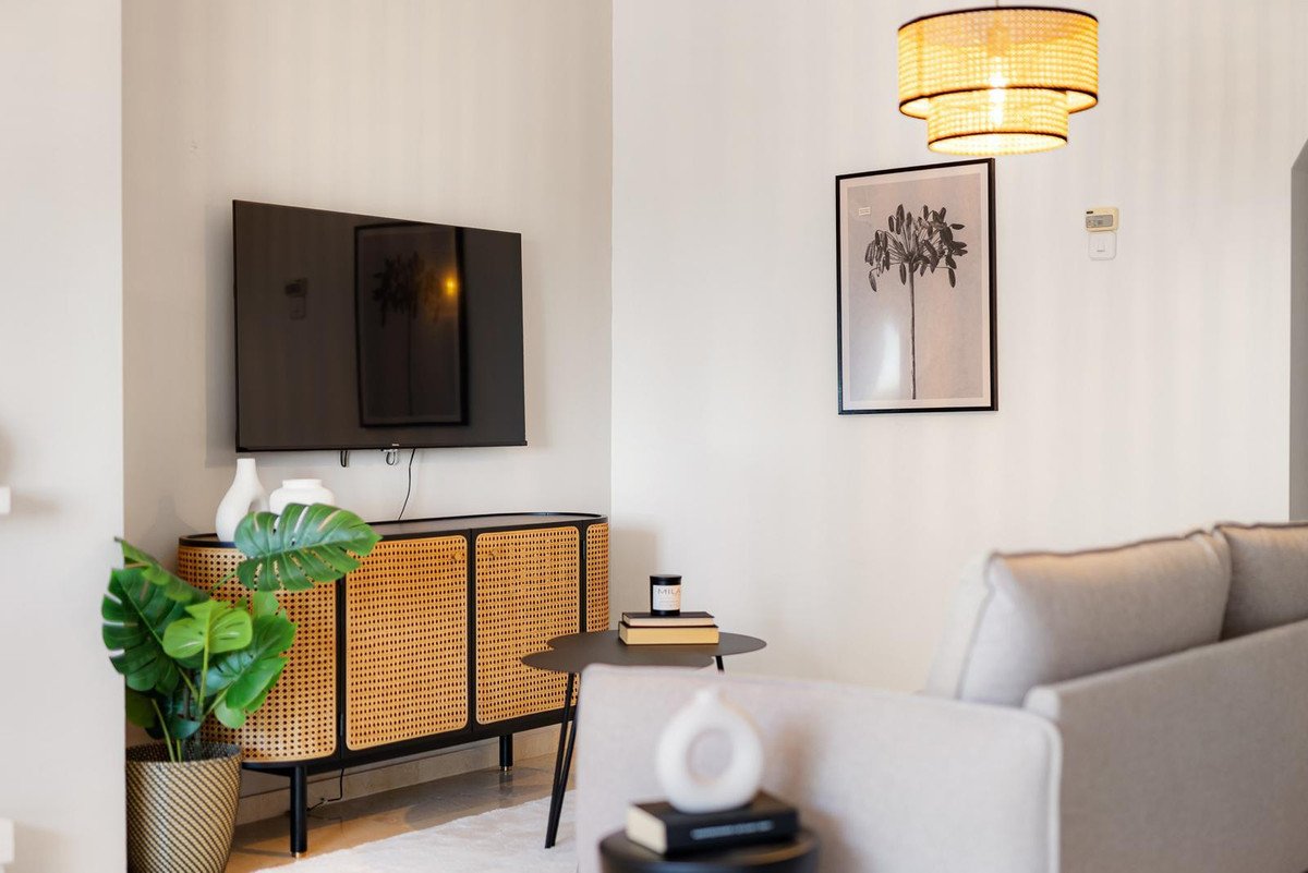 2 Bed Middle Floor Apartment in Nueva Andalucía