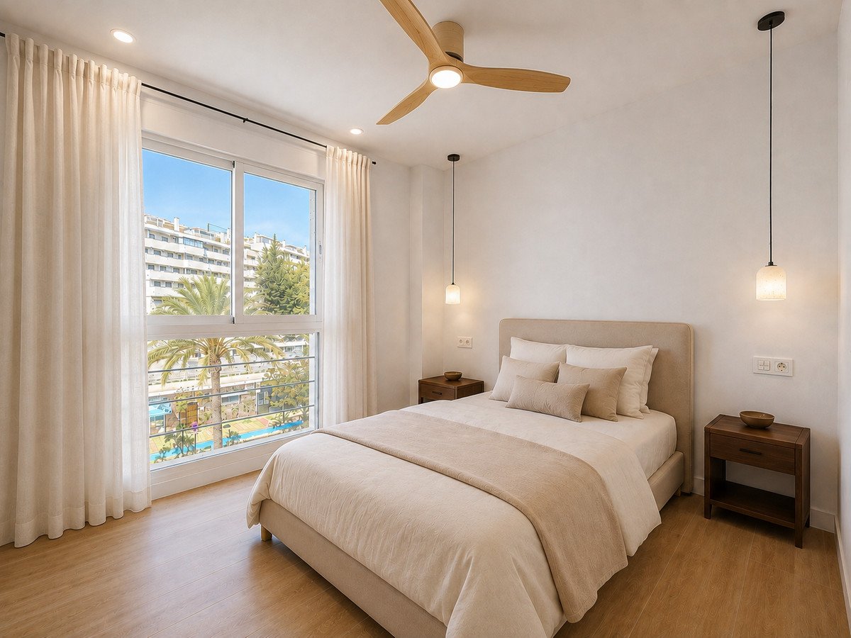 2 Bed Middle Floor Apartment in Estepona