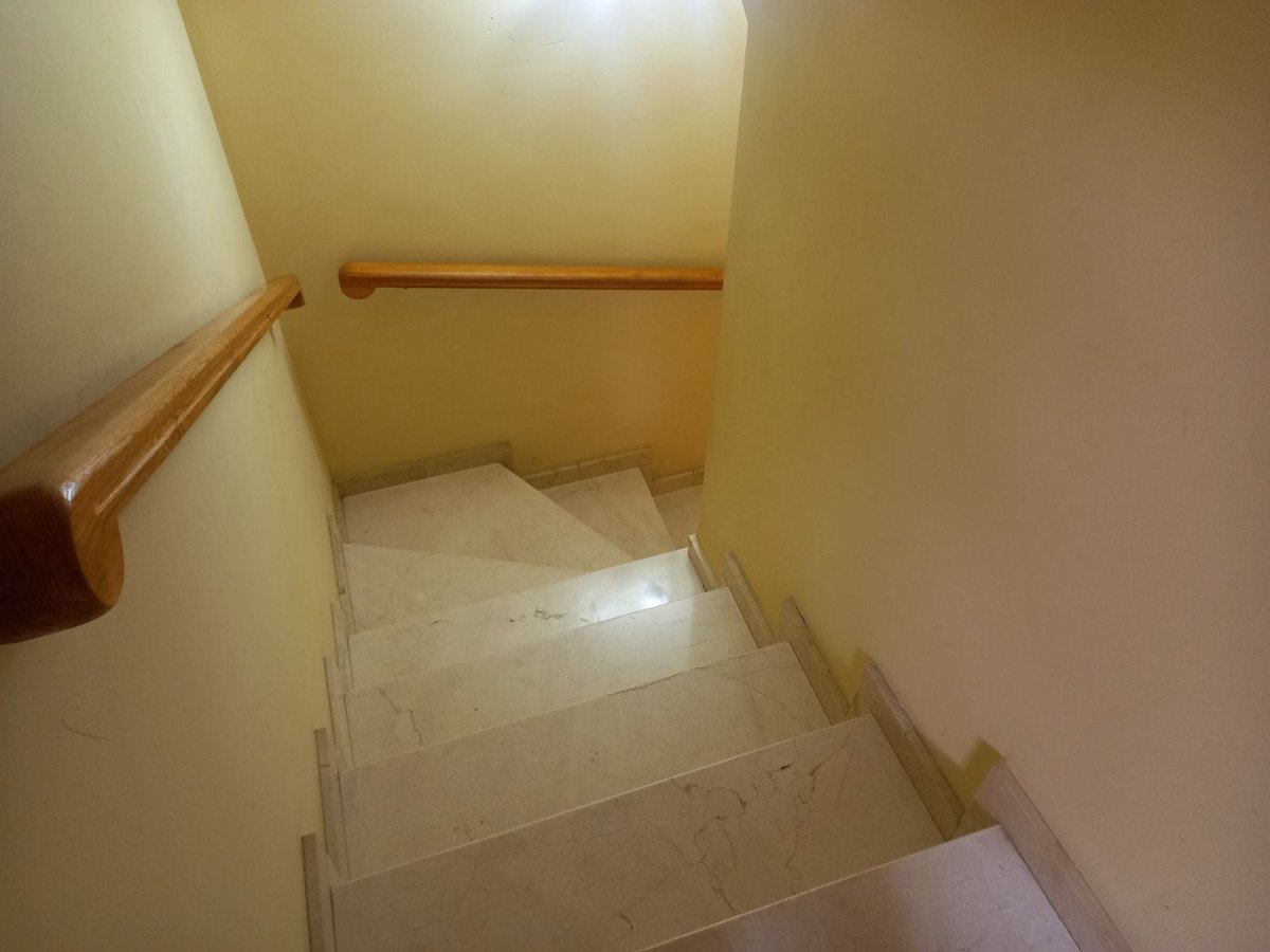 4 Bed Semi-Detached House in Estepona