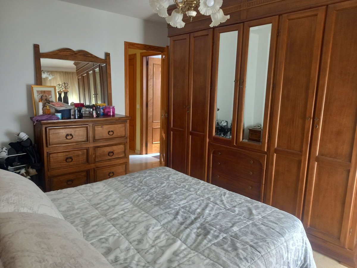 4 Bed Semi-Detached House in Estepona