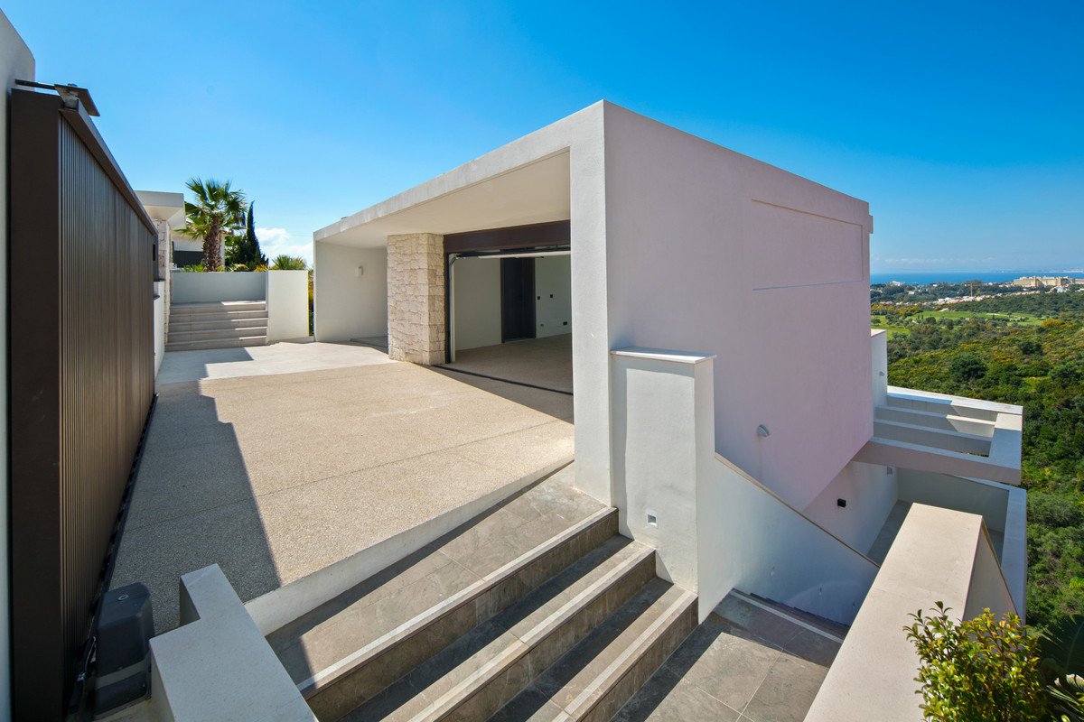 4 Bed Detached Villa in El Rosario