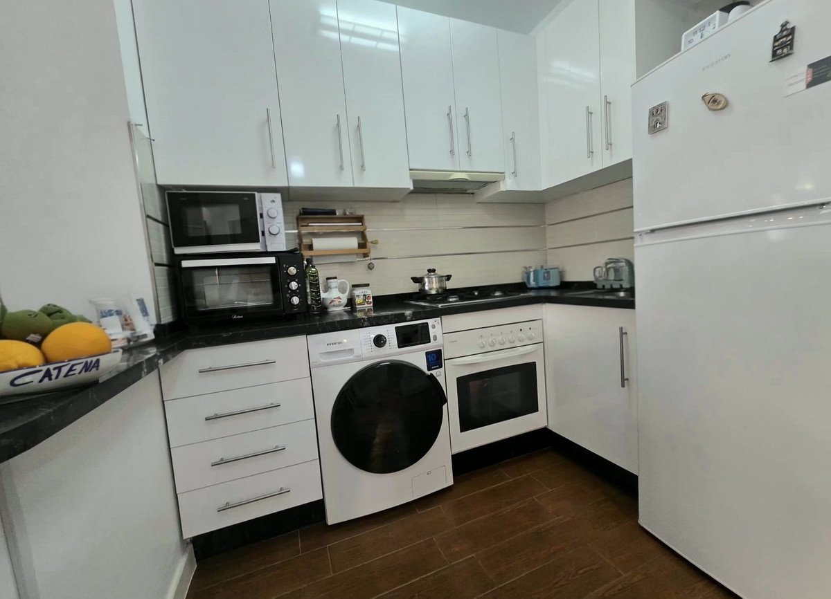 1 Bed Middle Floor Apartment in Torremolinos Centro