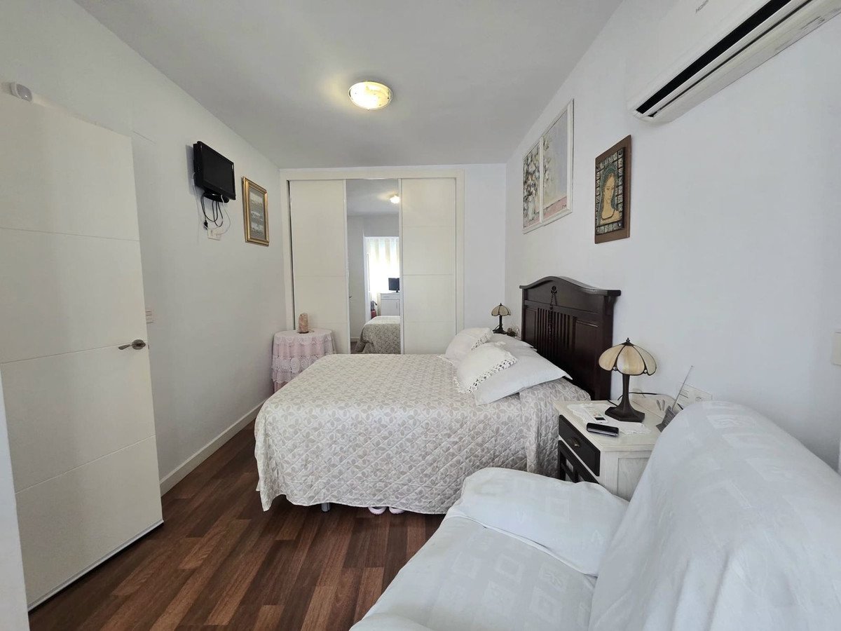 1 Bed Middle Floor Apartment in Torremolinos Centro