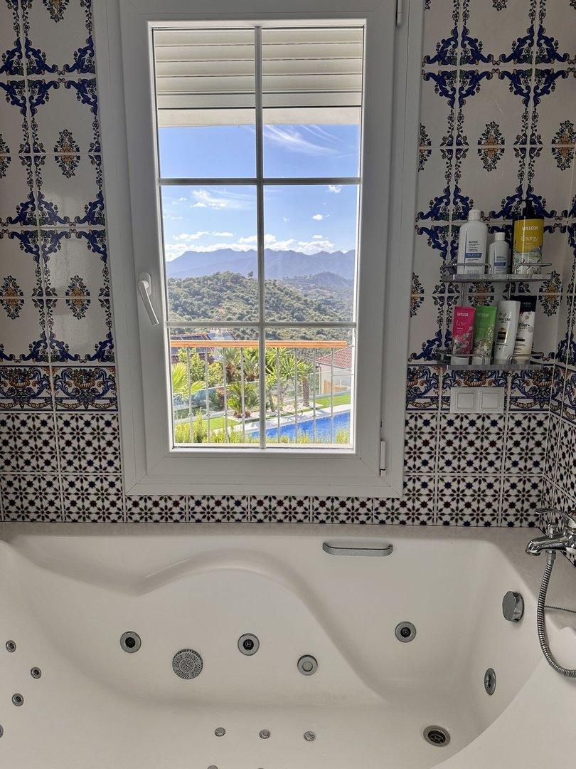 5 Bed Townhouse in La Mairena