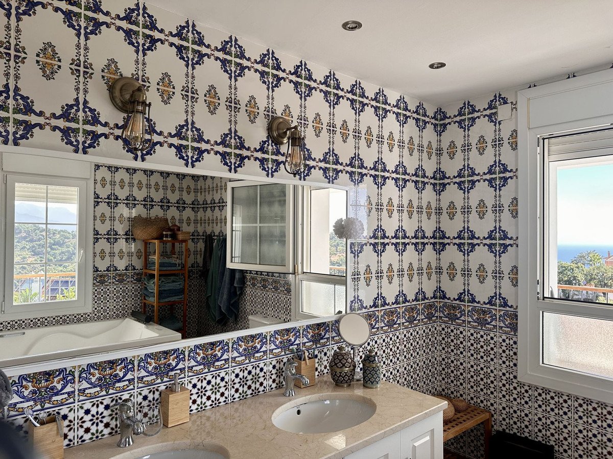 5 Bed Townhouse in La Mairena