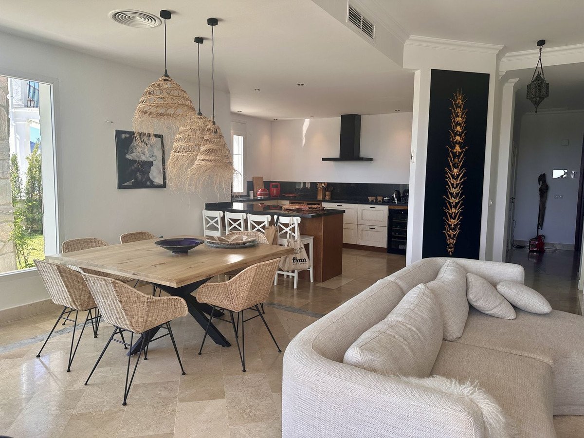 5 Bed Townhouse in La Mairena