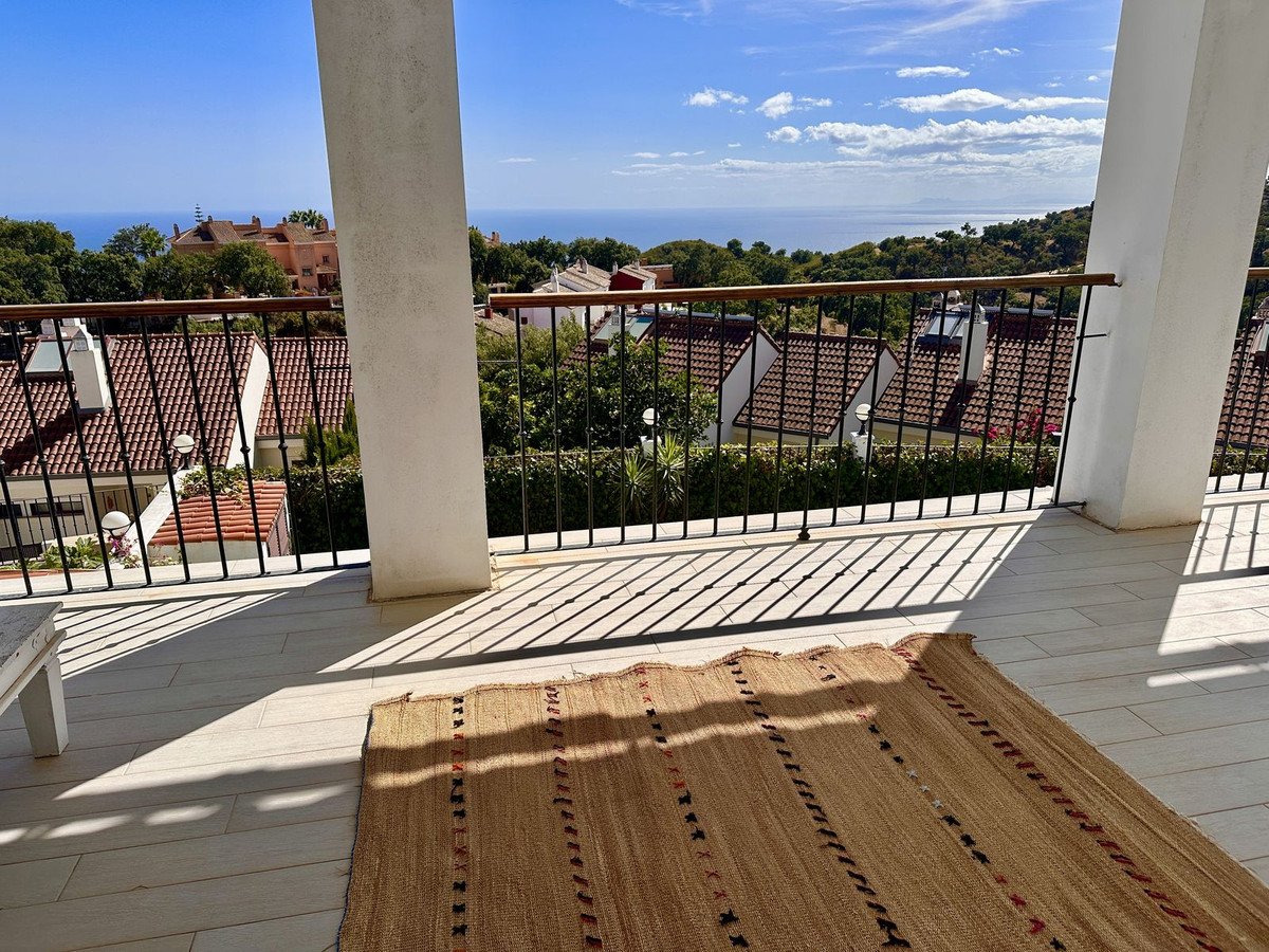 5 Bed Townhouse in La Mairena