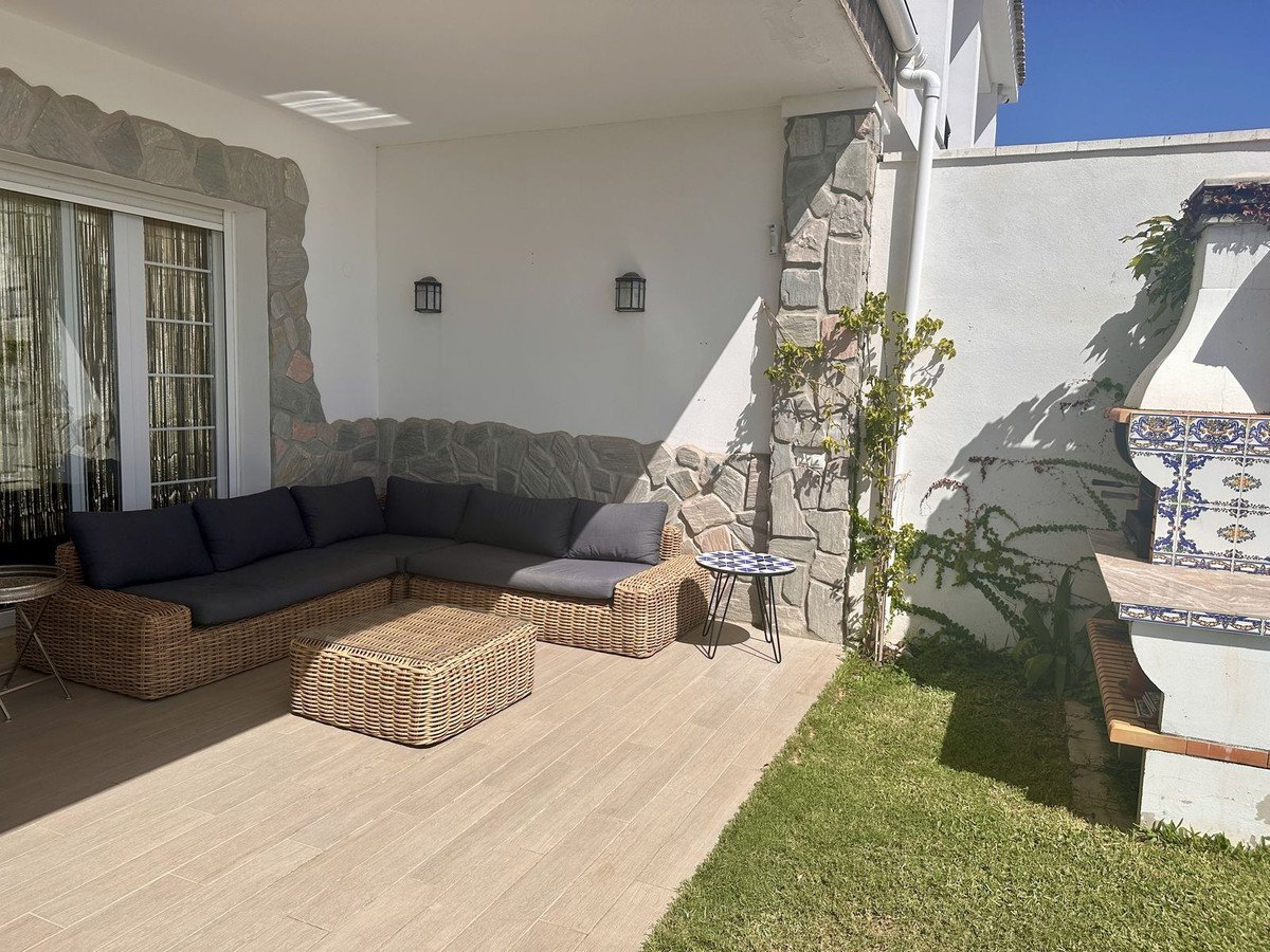 5 Bed Townhouse in La Mairena