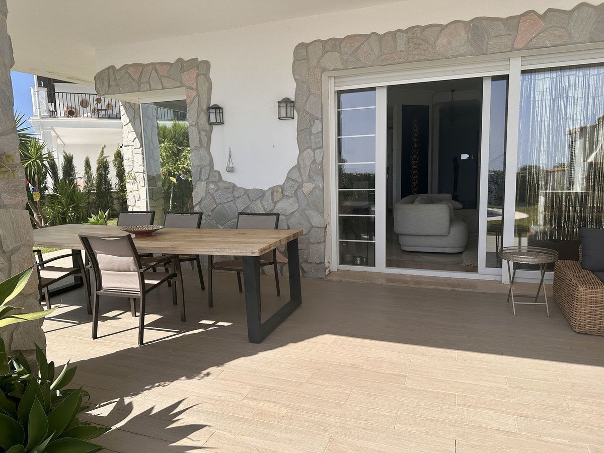 5 Bed Townhouse in La Mairena