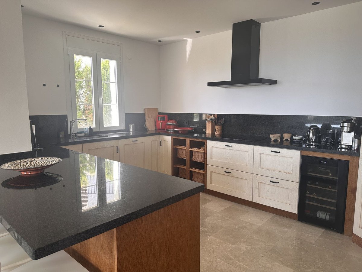 5 Bed Townhouse in La Mairena