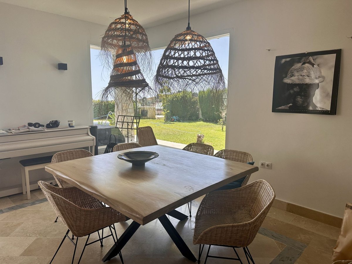 5 Bed Townhouse in La Mairena