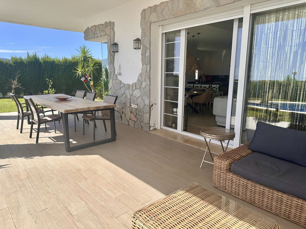 5 Bed Townhouse in La Mairena