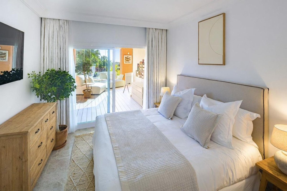 4 Bed Ground Floor Apartment in Nueva Andalucía