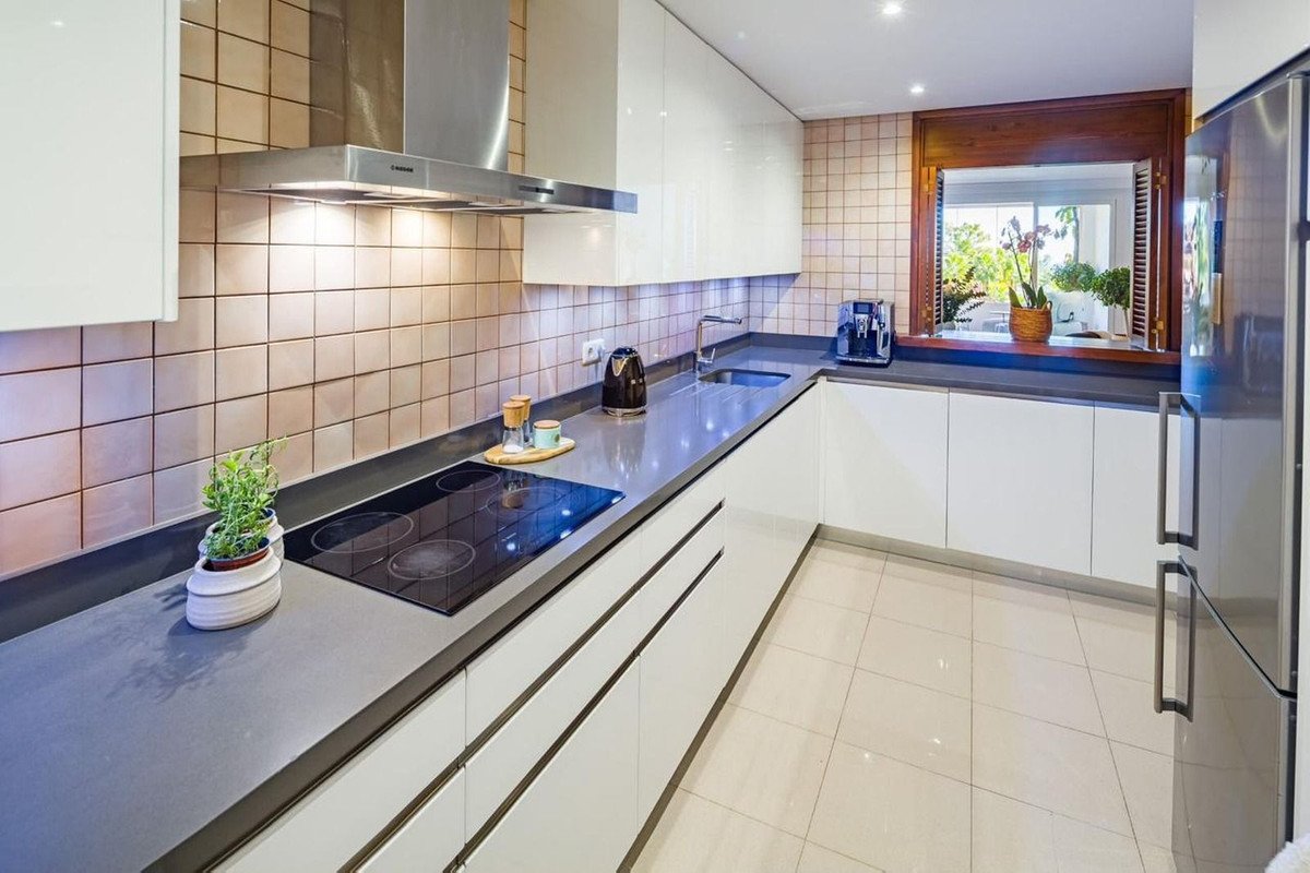 4 Bed Ground Floor Apartment in Nueva Andalucía