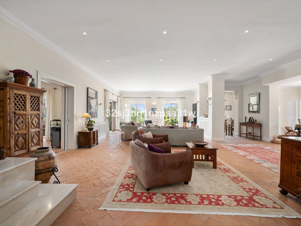 5 Bed Detached Villa in Sotogrande