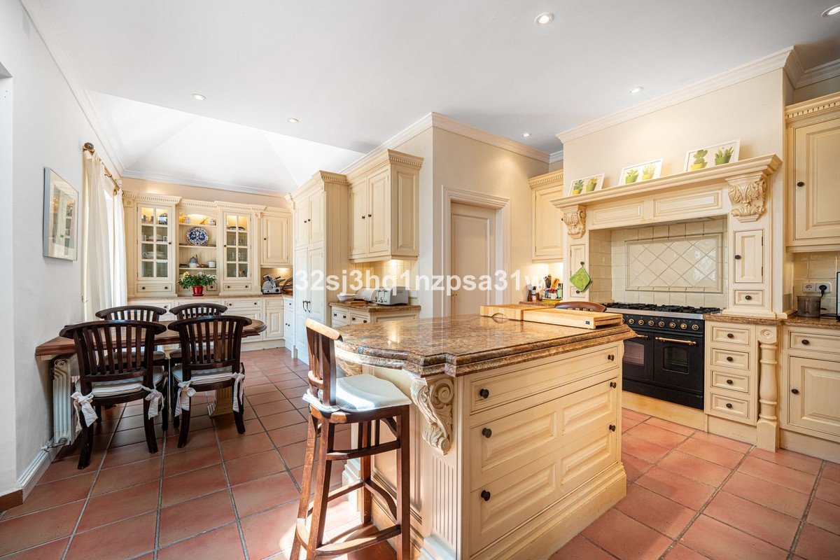 5 Bed Detached Villa in Sotogrande