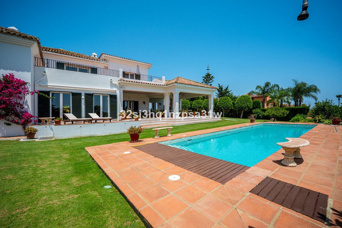 5 Bed Detached Villa in Sotogrande