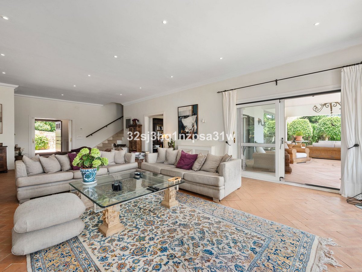 5 Bed Detached Villa in Sotogrande