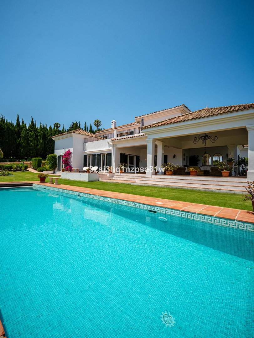 5 Bed Detached Villa in Sotogrande