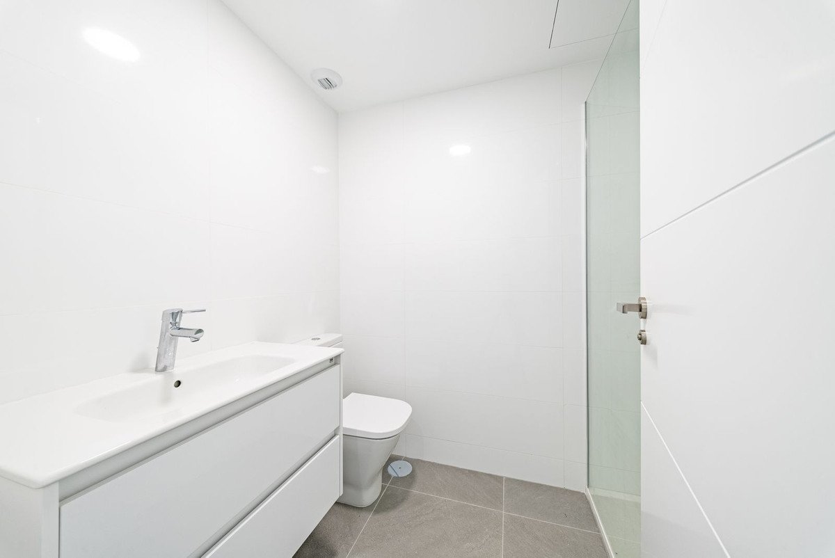 2 Bed Ground Floor Apartment in El Chaparral