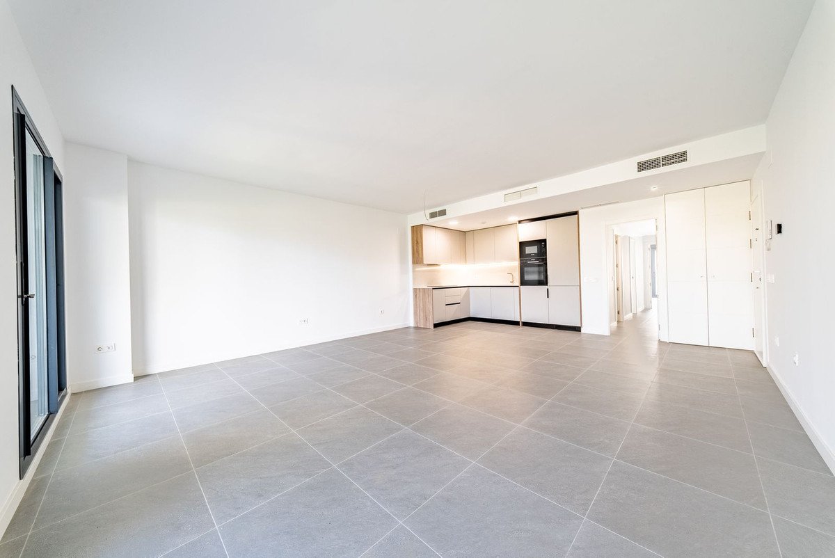 2 Bed Ground Floor Apartment in El Chaparral