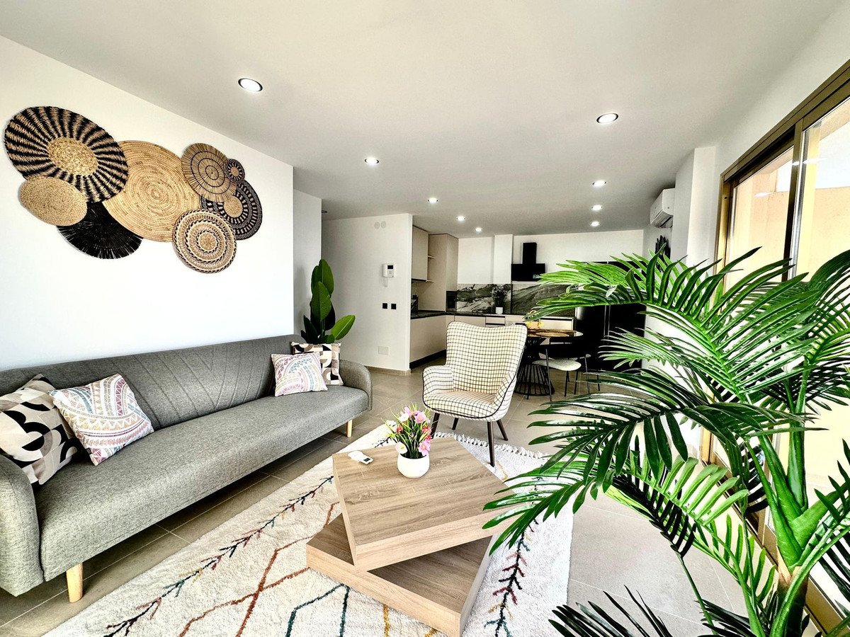 2 Bed Middle Floor Apartment in Fuengirola