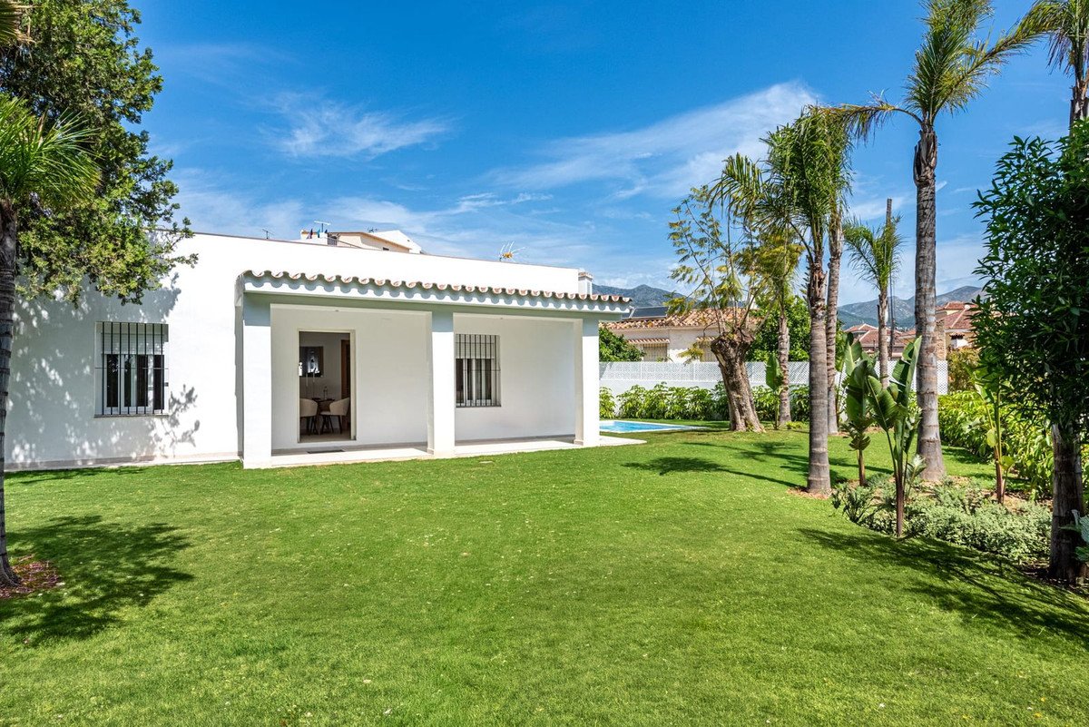 3 Bed Detached Villa in Los Boliches