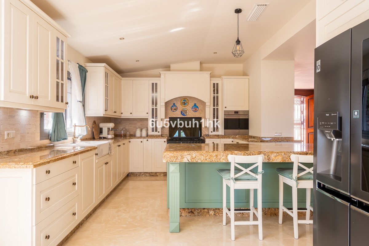 4 Bed Detached Villa in Torreblanca