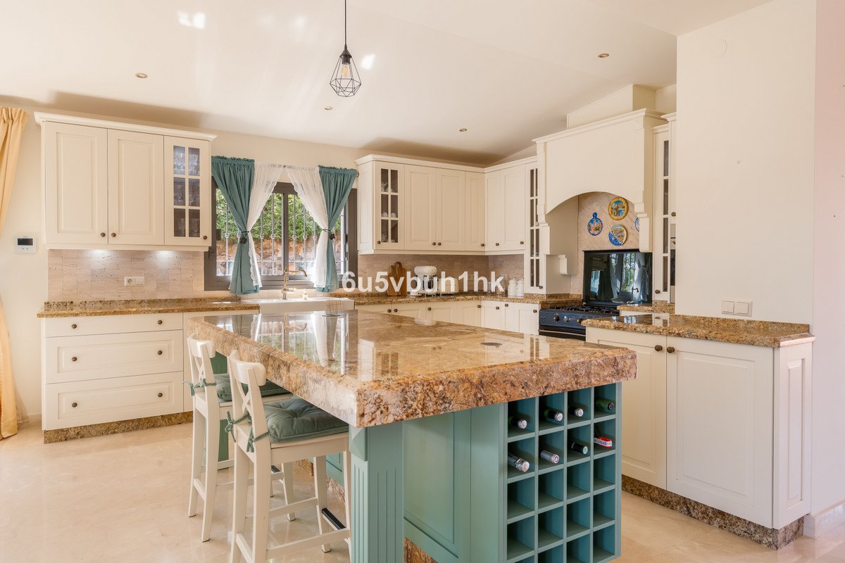 4 Bed Detached Villa in Torreblanca