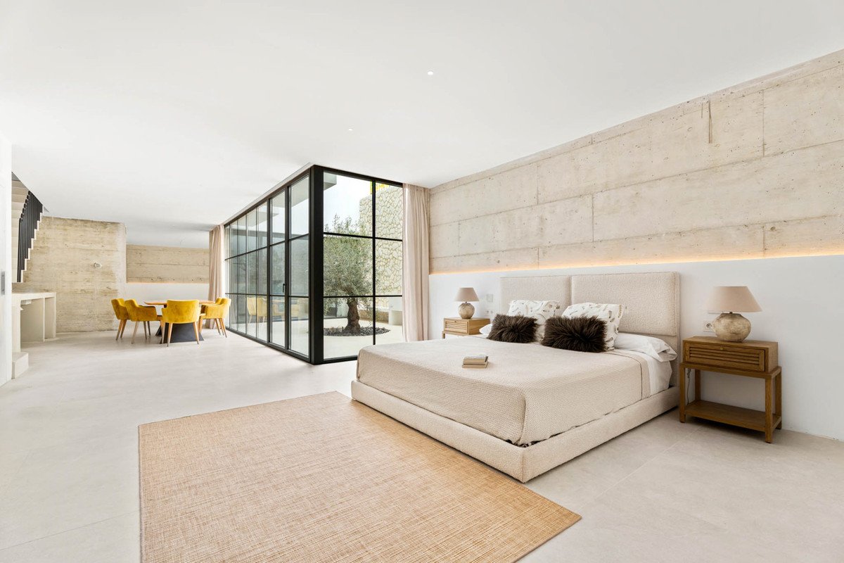 8 Bed Detached Villa in Benahavís