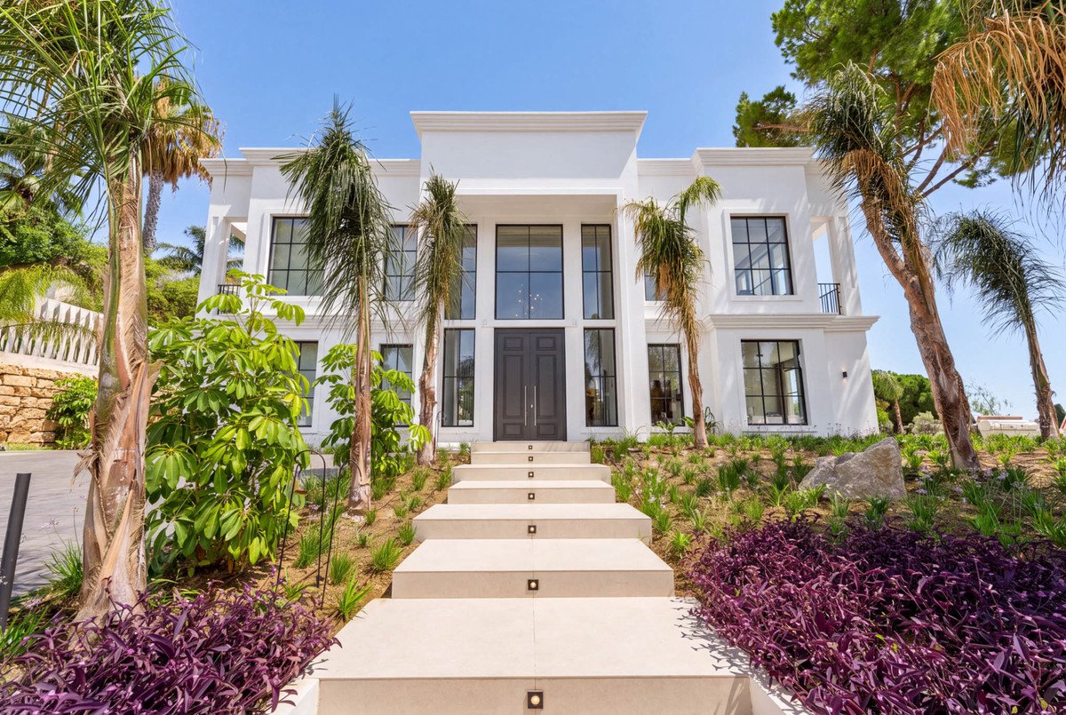 8 Bed Detached Villa in Benahavís