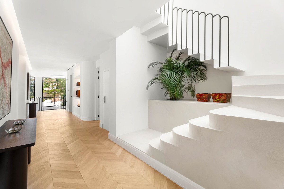 8 Bed Detached Villa in Benahavís