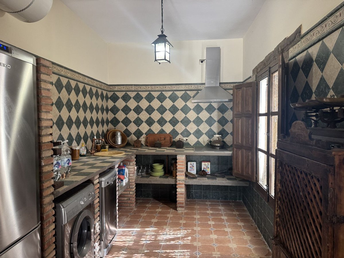 3 Bed Finca - Cortijo in Alfarnate
