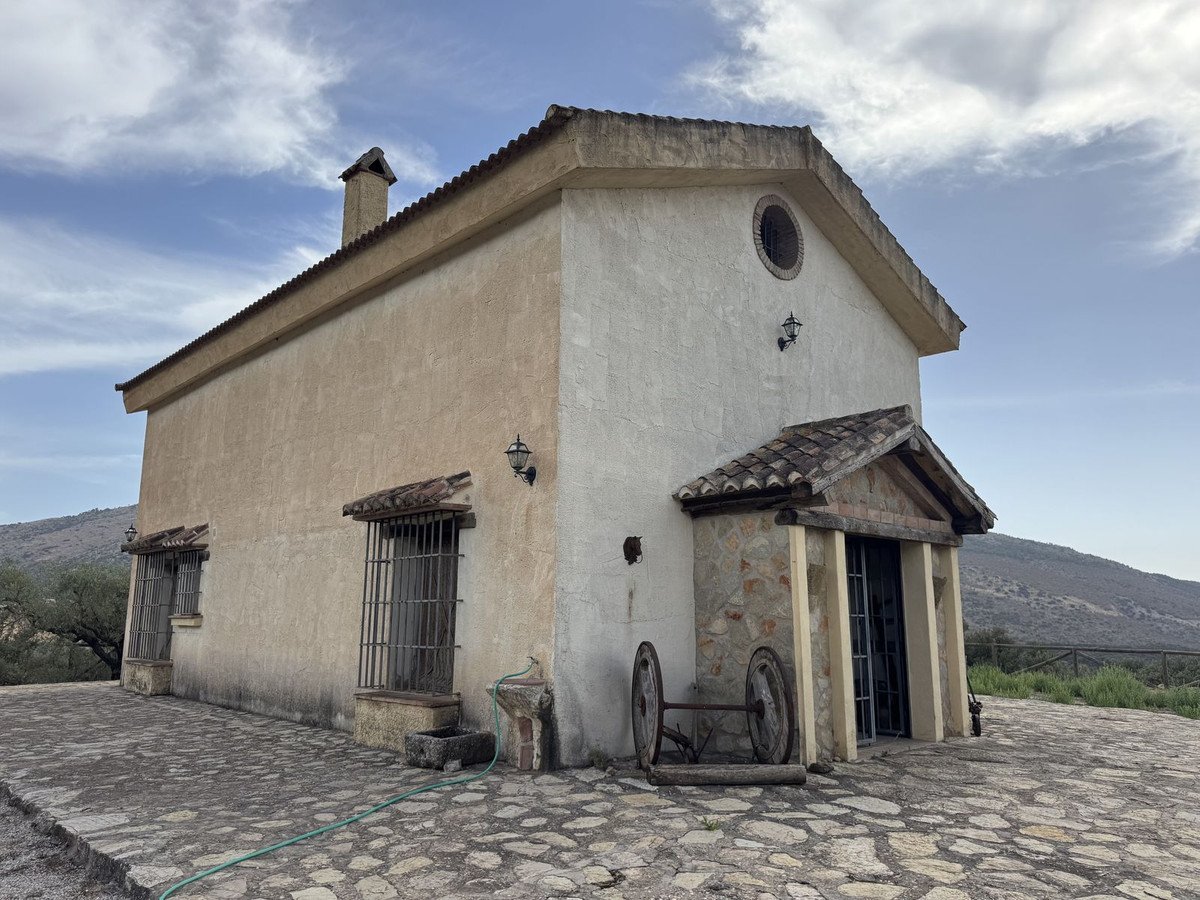3 Bed Finca - Cortijo in Alfarnate