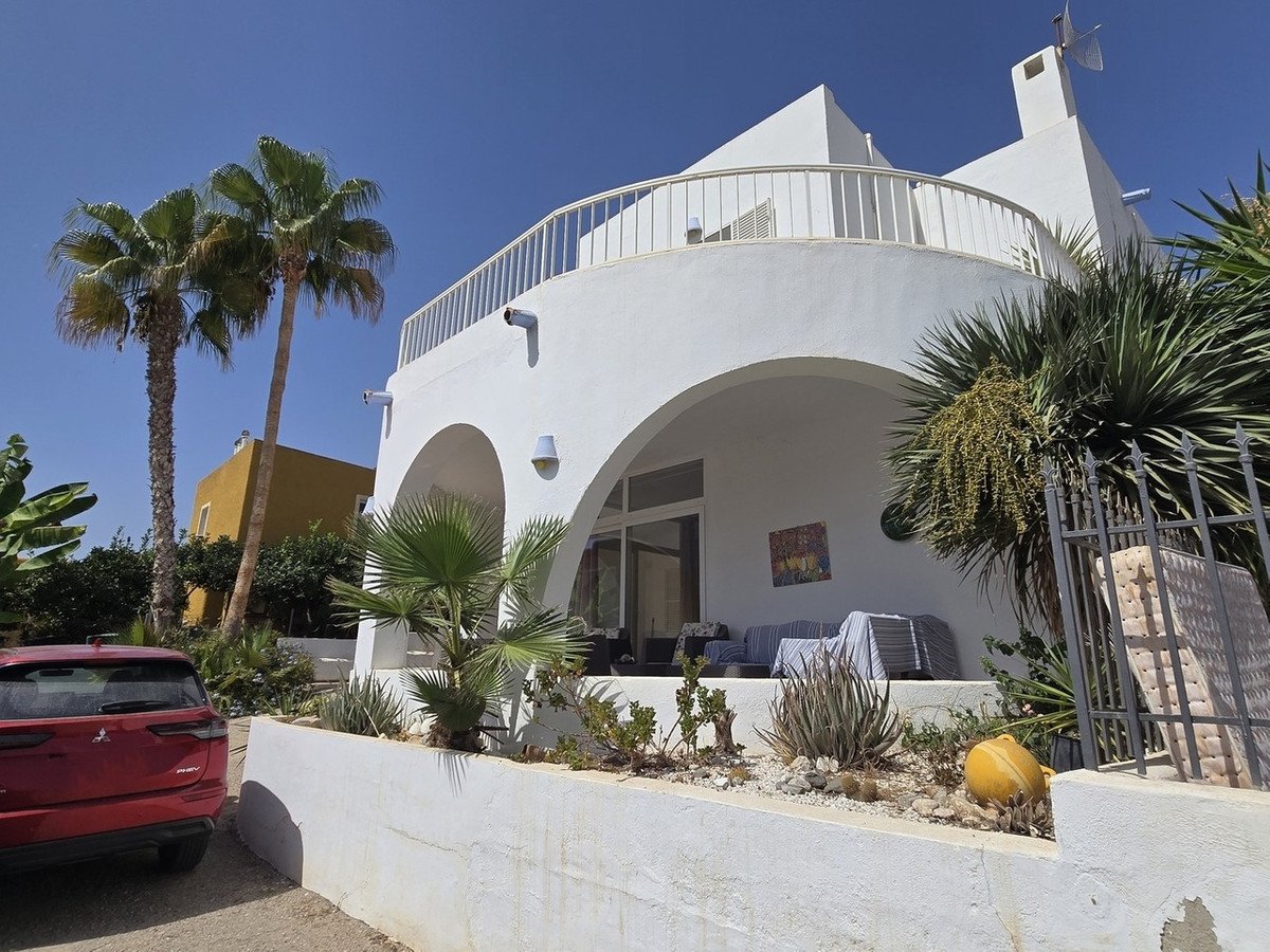 4 Bed Detached Villa in El Calon