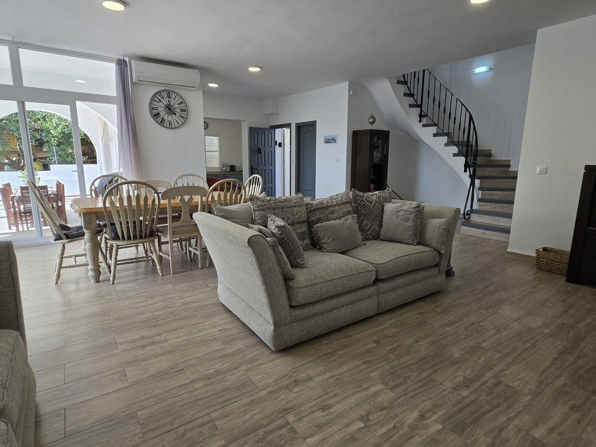 4 Bed Detached Villa in El Calon