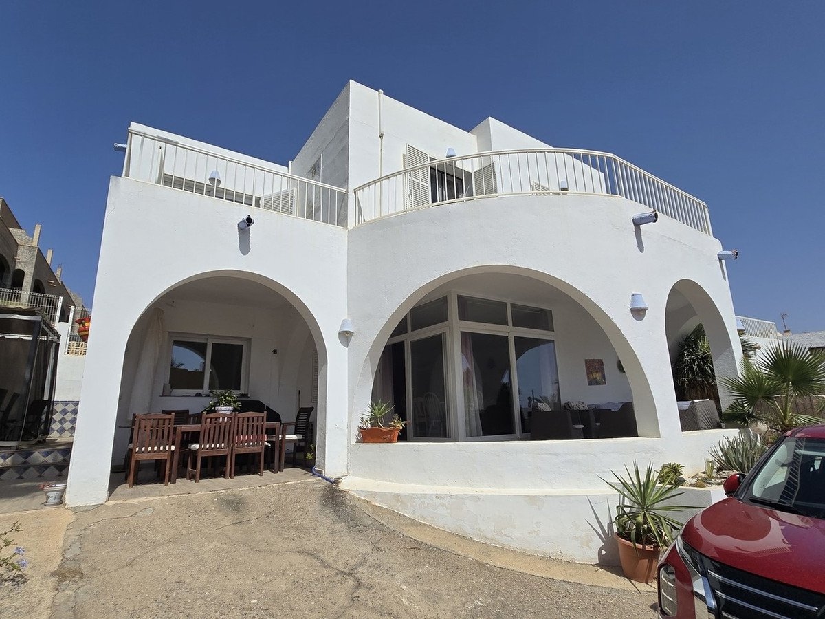 4 Bed Detached Villa in El Calon