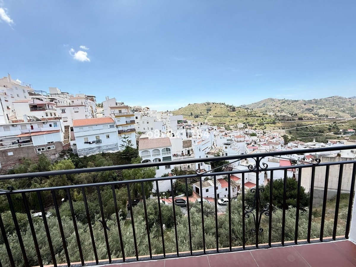 4 Bed Detached Villa in Cómpeta