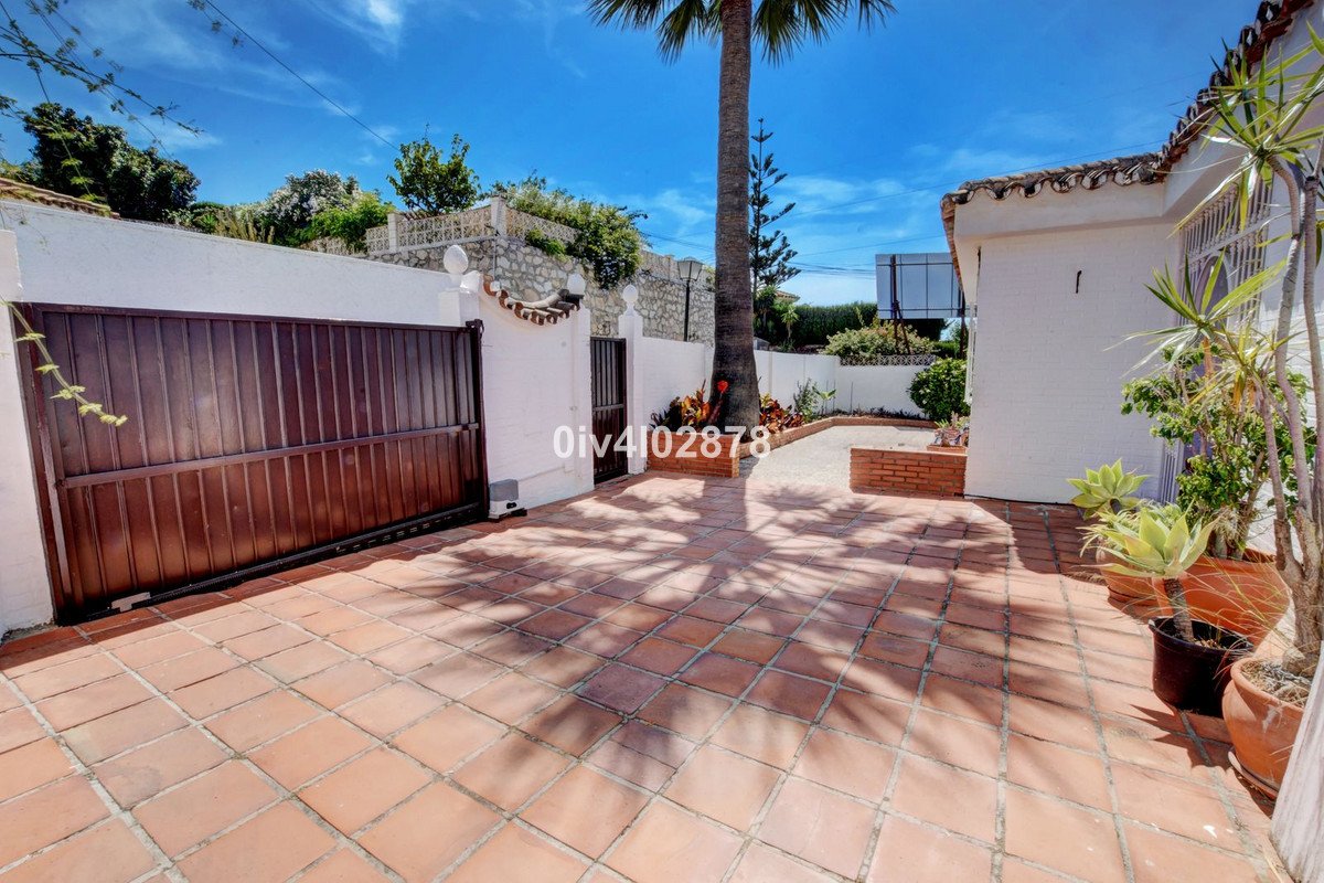 5 Bed Detached Villa in La Capellania