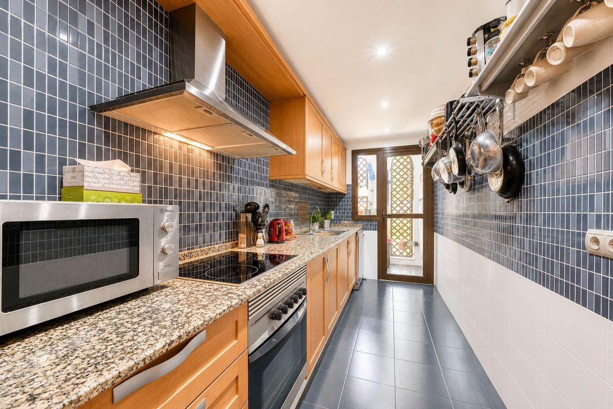 2 Bed Ground Floor Apartment in Estepona