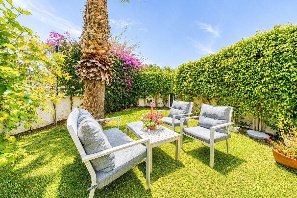2 Bed Ground Floor Apartment in Estepona