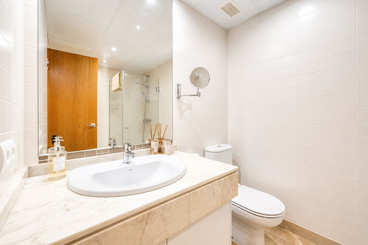 2 Bed Ground Floor Apartment in Estepona