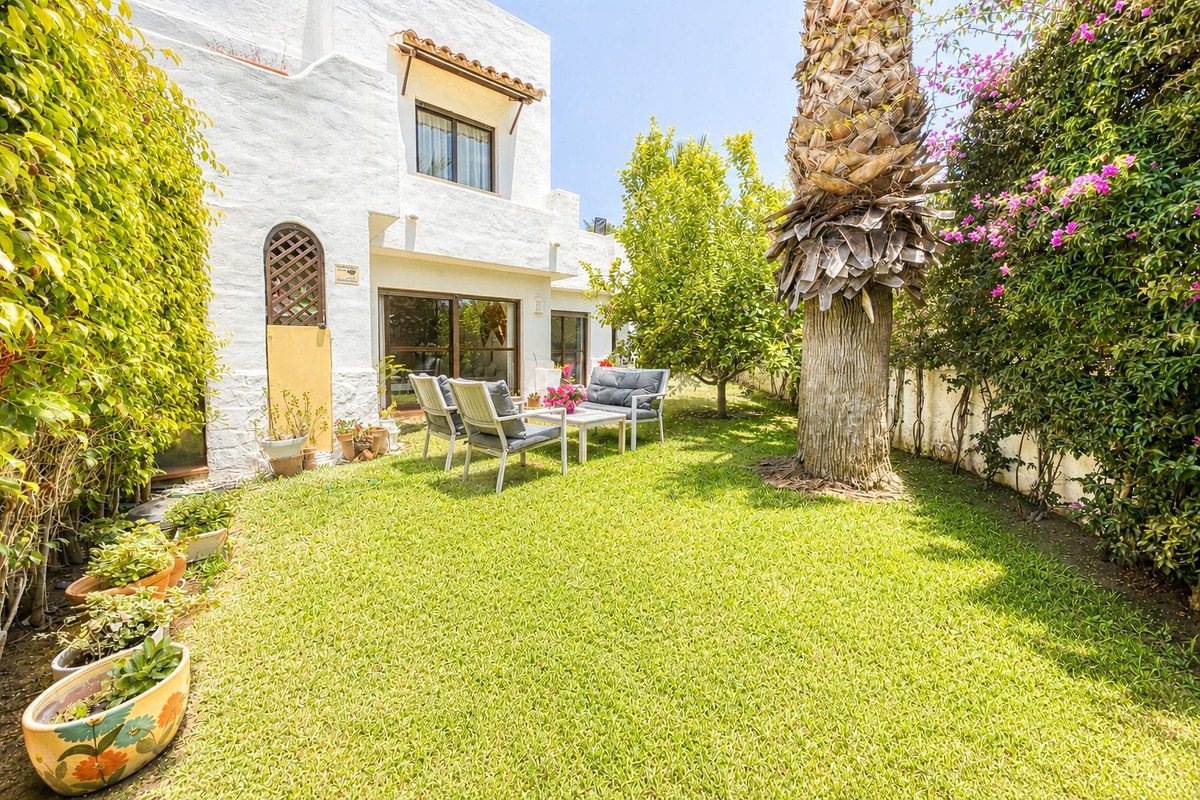 2 Bed Ground Floor Apartment in Estepona