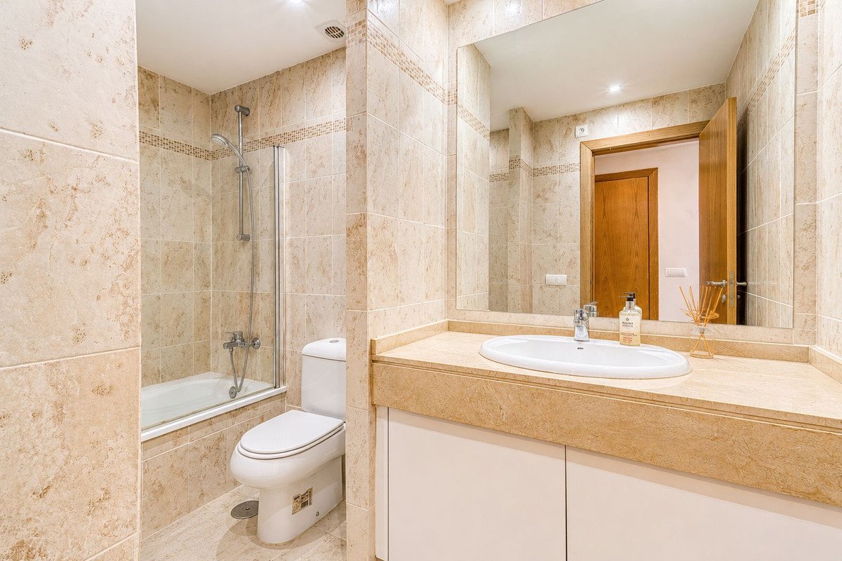 2 Bed Ground Floor Apartment in Estepona