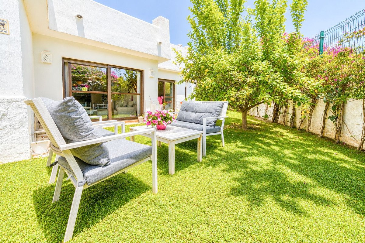 2 Bed Ground Floor Apartment in Estepona
