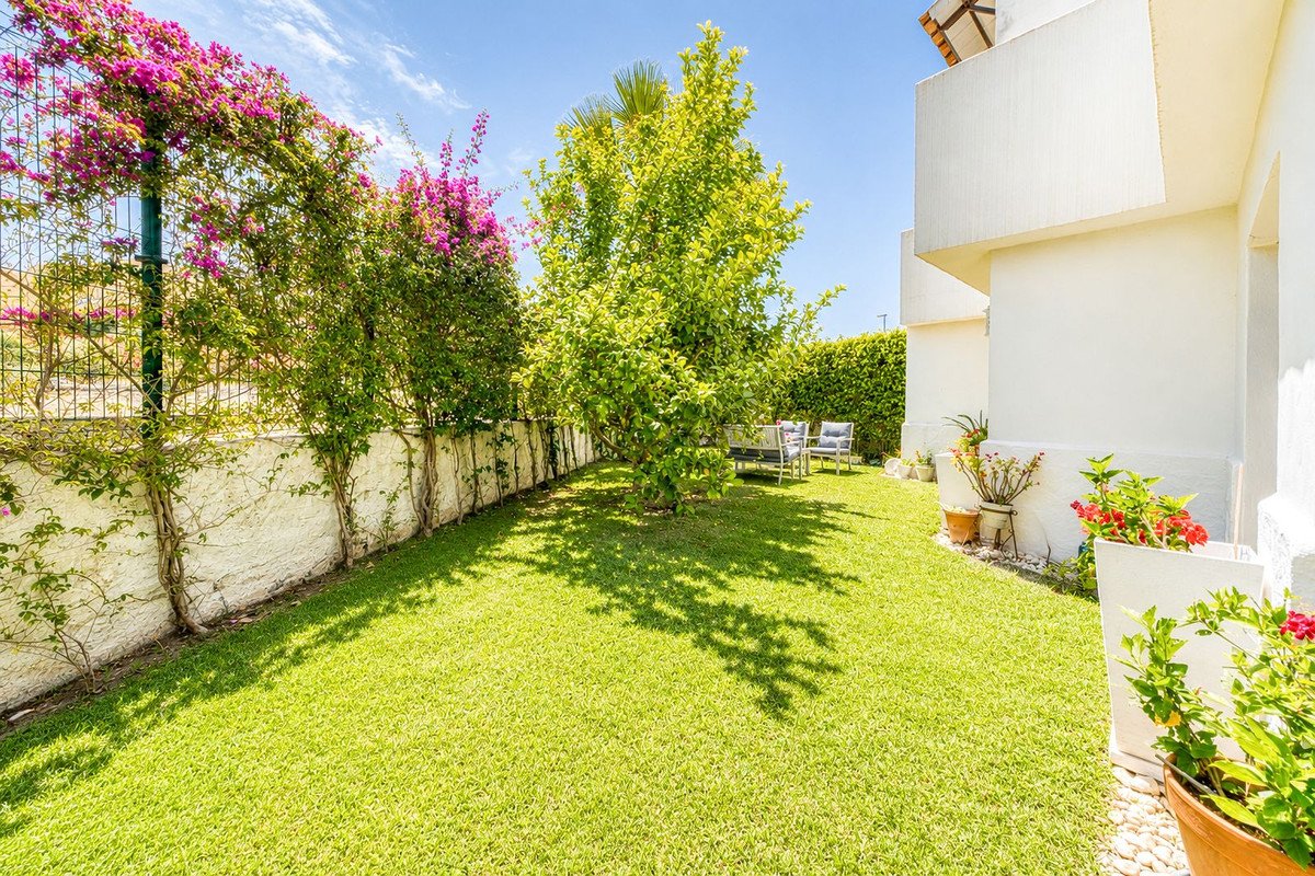 2 Bed Ground Floor Apartment in Estepona