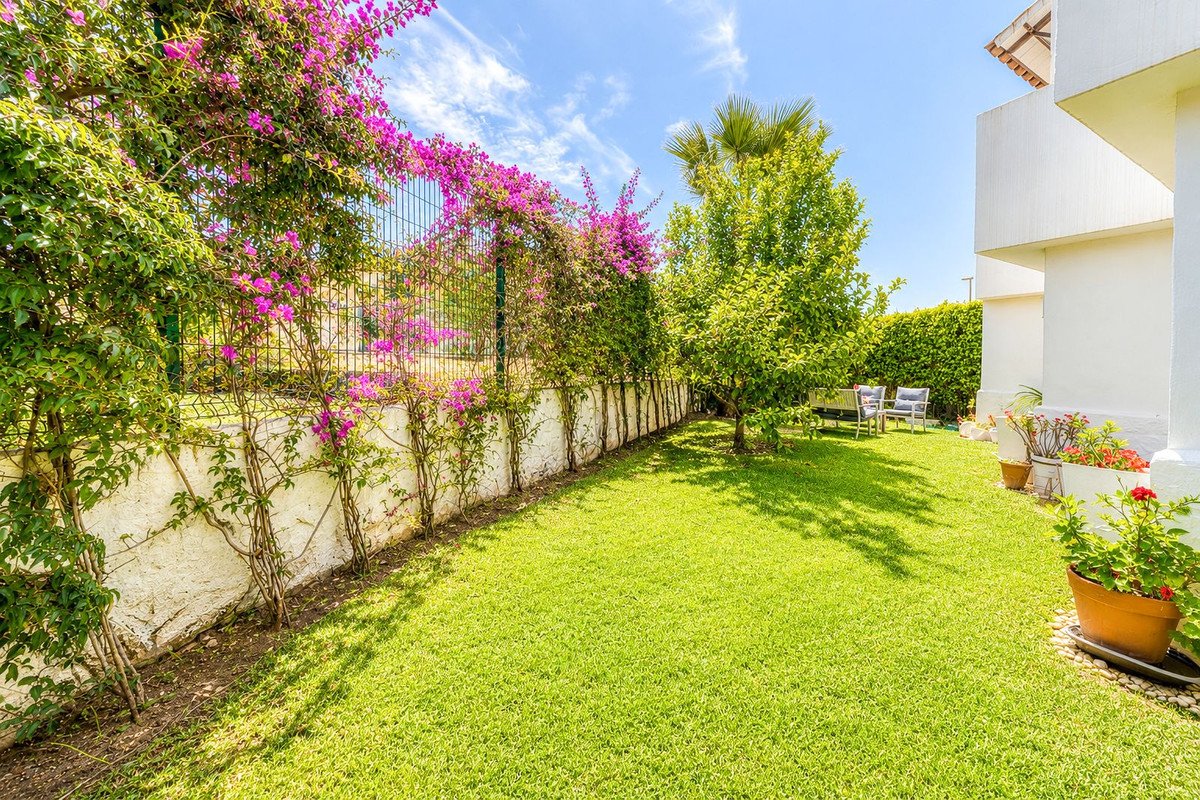 2 Bed Ground Floor Apartment in Estepona