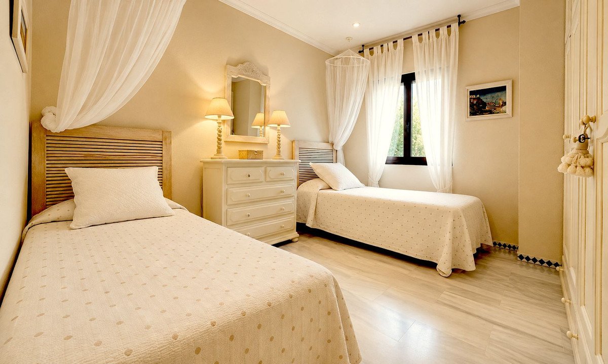 3 Bed Top Floor Apartment in Estepona