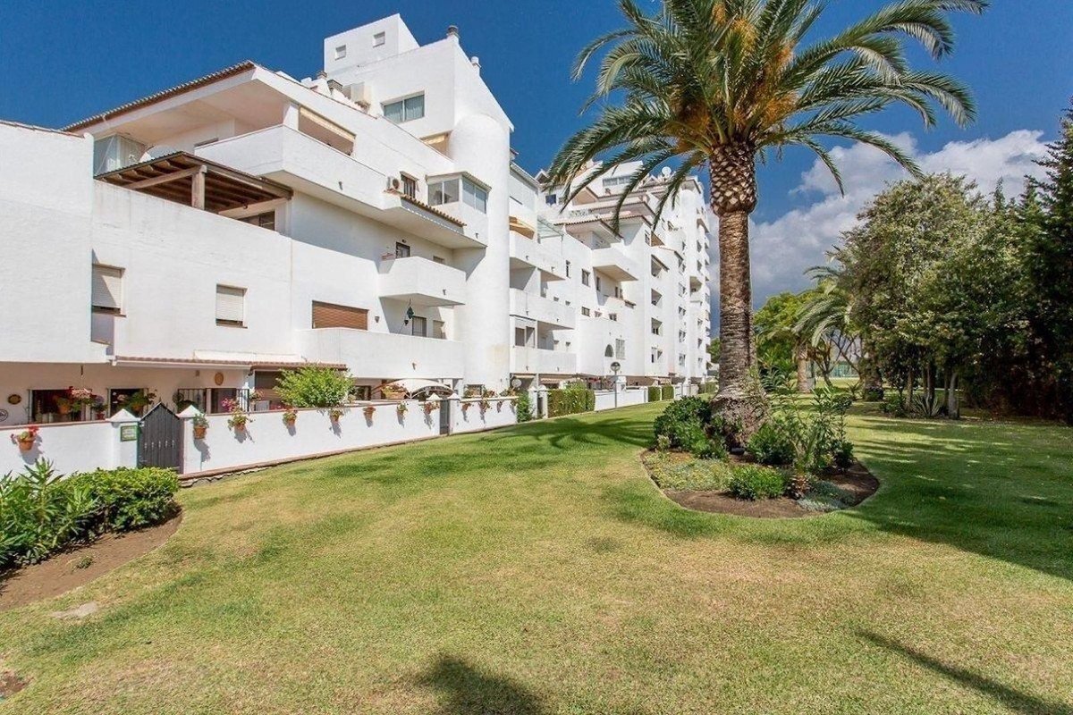 3 Bed Top Floor Apartment in Estepona